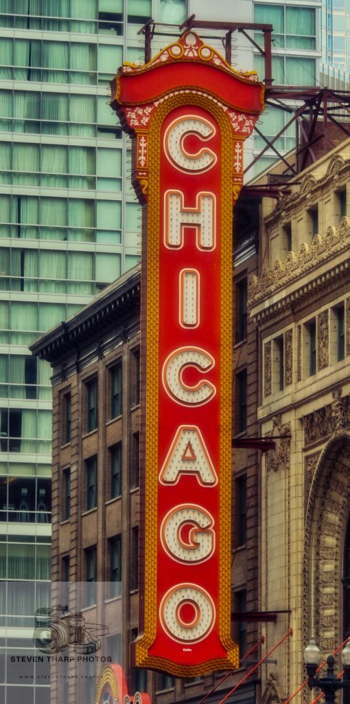  The Chicago Theatre iconic location